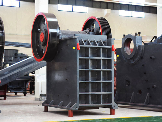 Fabricantes de trituradoras de mandíbulas de piedra caliza de 110 kW con capacidad de 110-320 tph