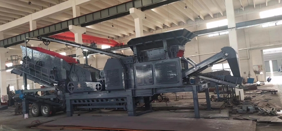 Máquina de trituradora de granito de impacto móvil 100 T / H Pedido personalizado Tamaño de salida 50-100mm
