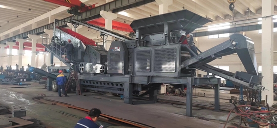 Máquina de trituradora de granito de impacto móvil 100 T / H Pedido personalizado Tamaño de salida 50-100mm