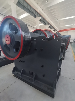 Construcción de la máquina de trituración de rocas triturador de mandíbula salida de línea de detección tamaño 65-140mm