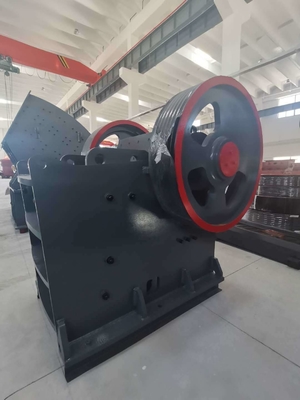Construcción de la máquina de trituración de rocas triturador de mandíbula salida de línea de detección tamaño 65-140mm