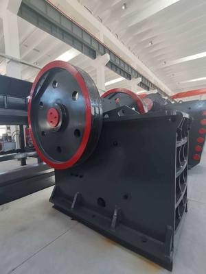 Instalación bajo orientación técnica de mineral 600*900 trituradora de mandíbula