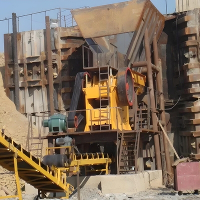 Triturador de mandíbula de mineral de pec con salida de pantalla vibrante Tamaño 100-300mm y rendimiento