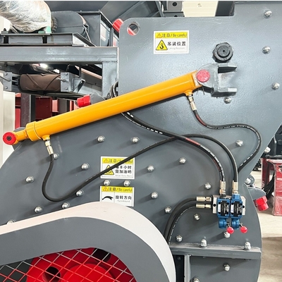 Versión europea PC Molino de molienda de martillo de polvo grueso con velocidad de rotación de 550-800 mm