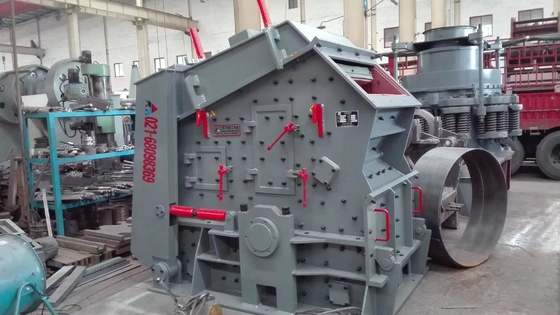 Bajo la guía técnica de la instalación de 50-300 T/H piedra caliza granito triturador de impacto