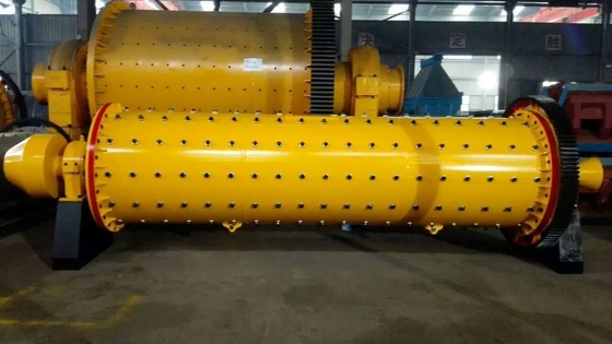 Ingeniero asignado 10-100tph Molino de molienda de bolas de mineral con velocidad de rotación 18-37kw